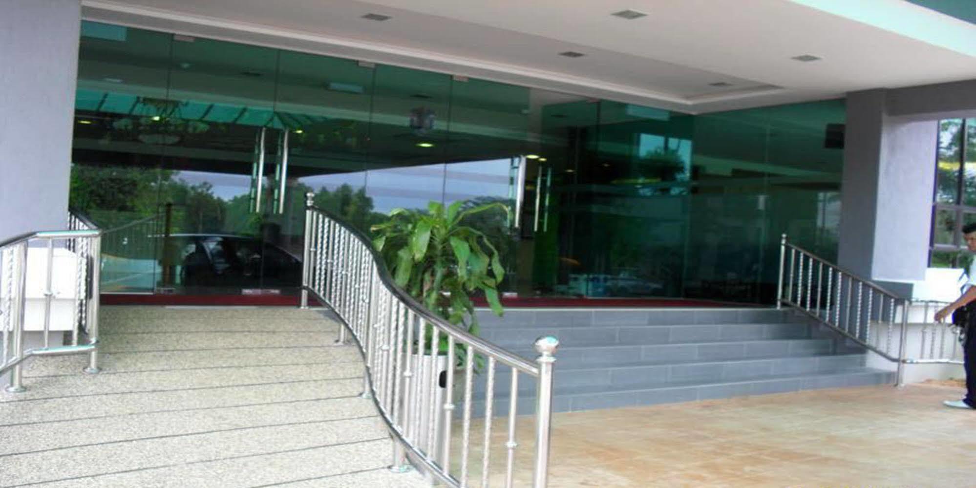 Sutera Hotel Seremban Buitenkant foto